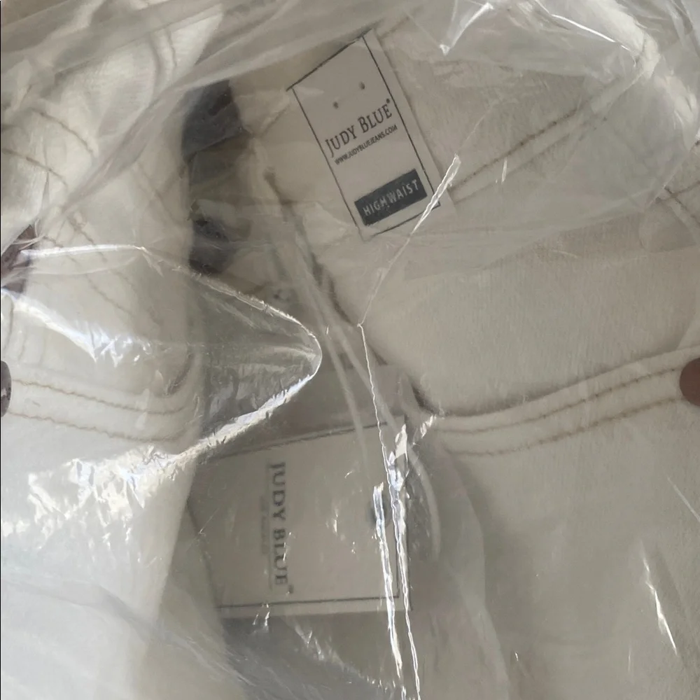 Judy blue NWT white shearling cuff shorts size small - Picture 6 of 9